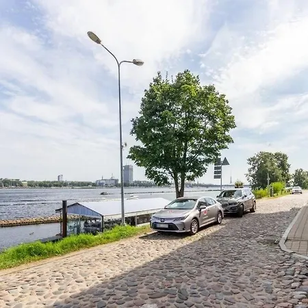Gypsum Factory - Historic 4 Floor Townhouse - River View Terrace - King Bed 140m2 Apartment Riga