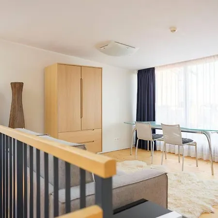 Gypsum Factory - Historic 4 Floor Townhouse - River View Terrace - King Bed 140m2